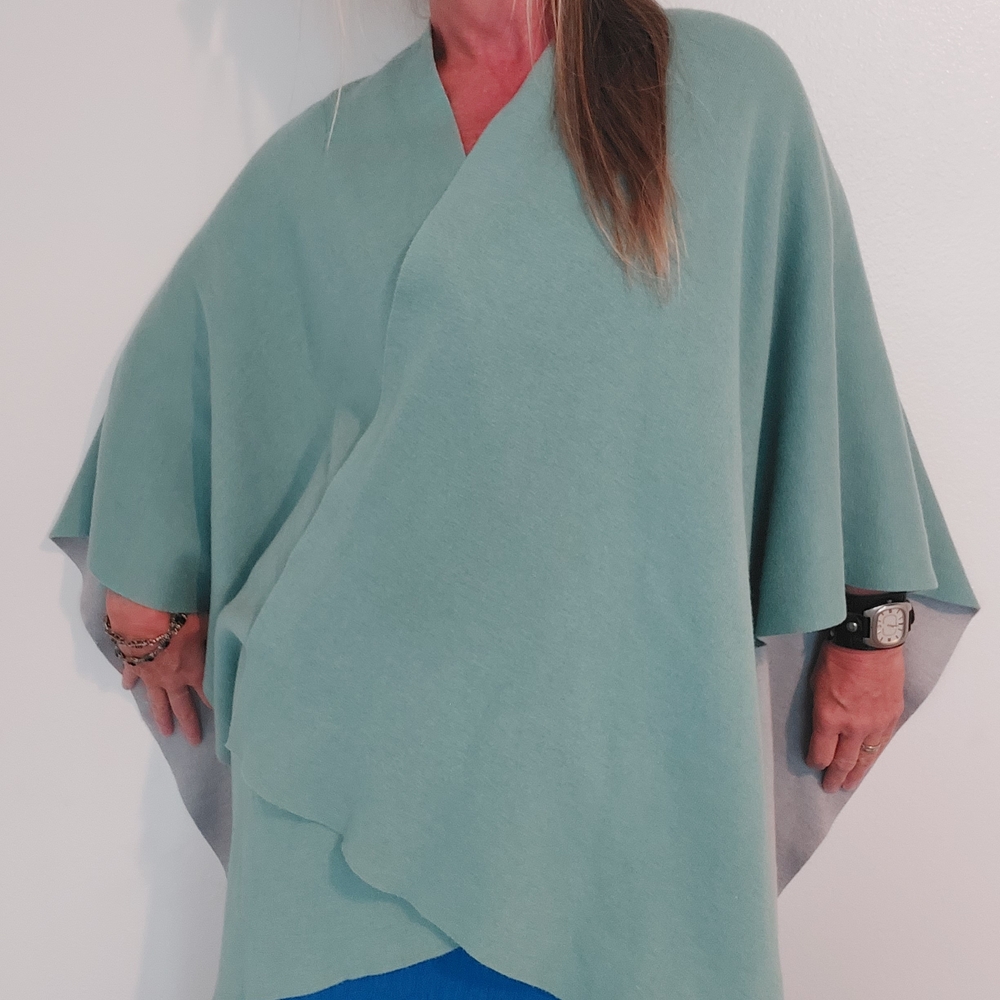 Elegant Women's Cape Shrug In a Teal Tone One Size